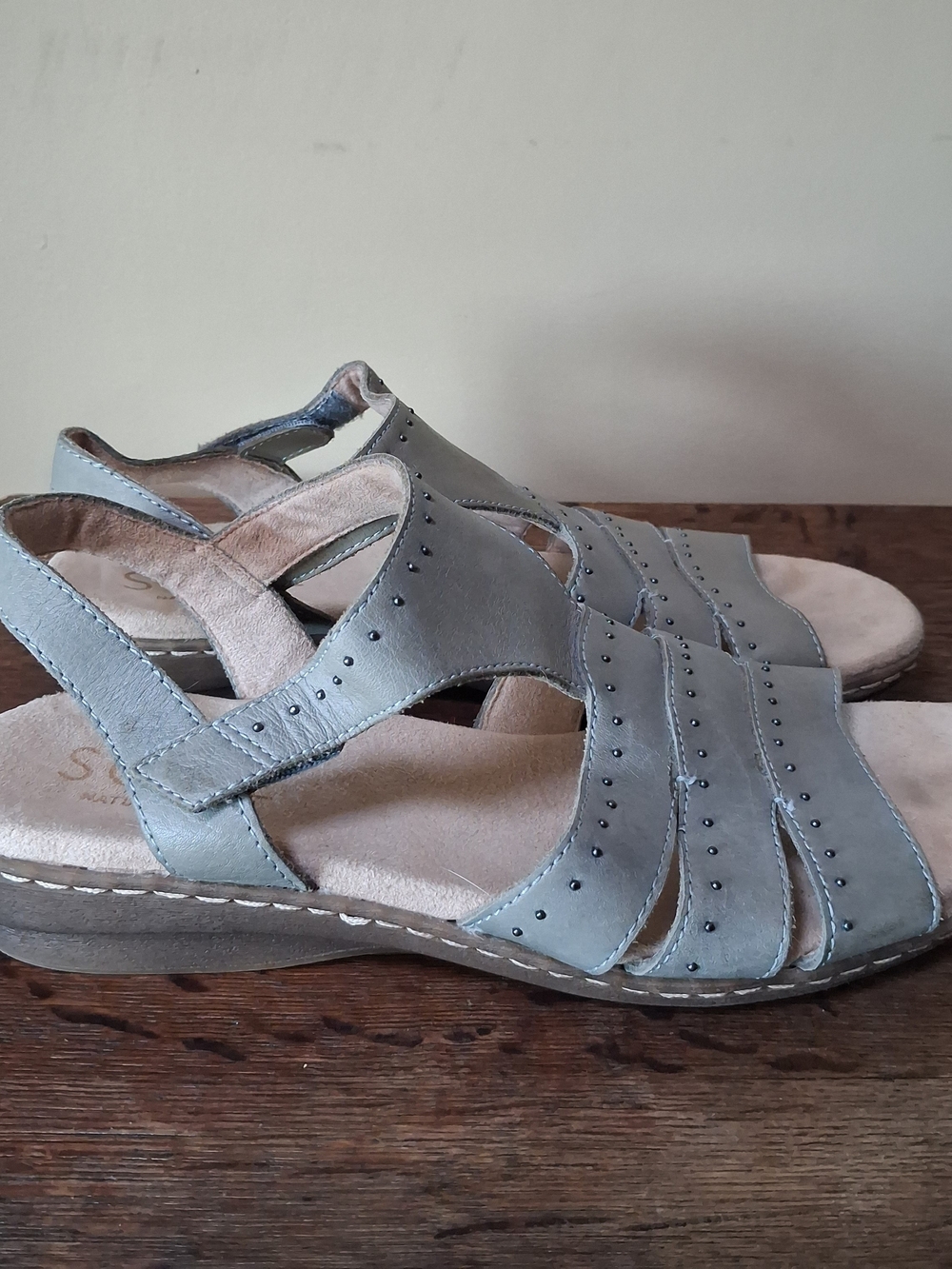 SOUL Naturalizer Women's Gray Studded Beacon  Slingback Sandals; Size 8.5